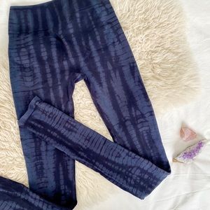 Avocado Shadow Leggings